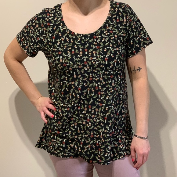 Women’s Short Sleeve floral shirt (Long line hem) - Picture 1 of 2